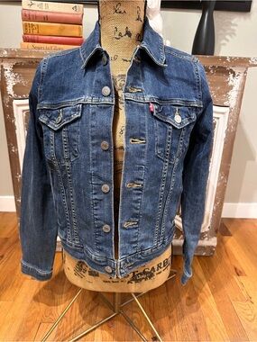 Ladies Small Levi Jean Jacket